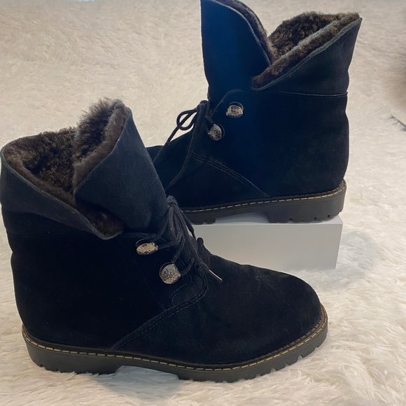 Sorel Shoes - Sorel Black Suede Brown Faux Fur trimmed Boots In Excellent Condition